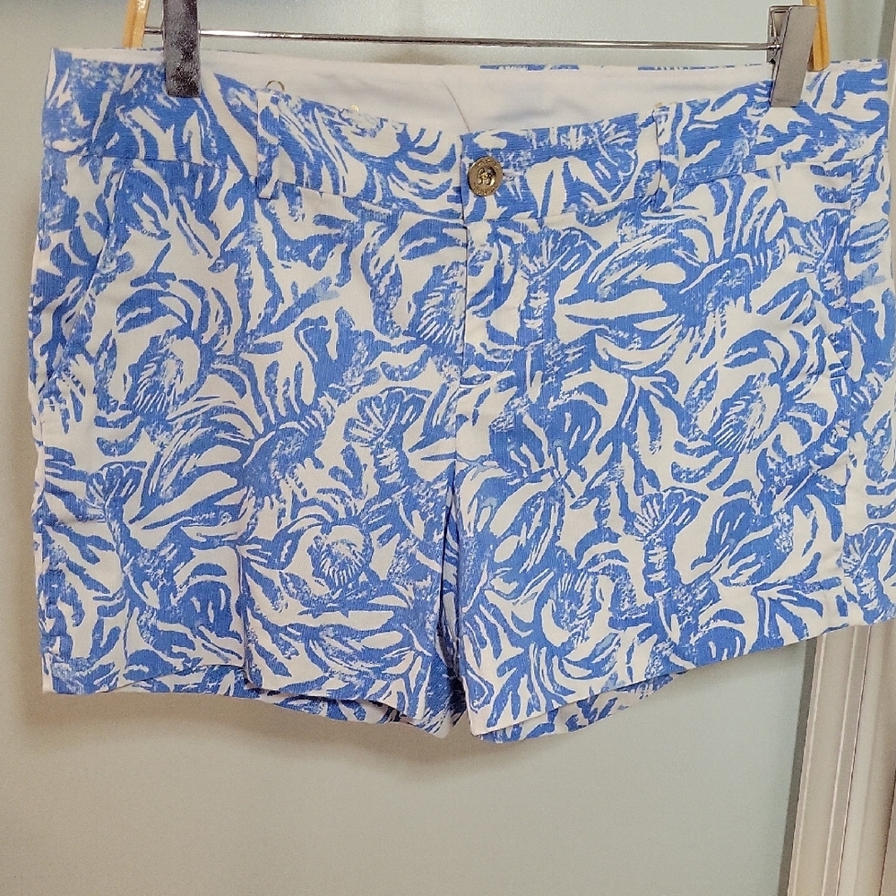 Lilly Pulitzer Blue and White Callahan Roll On Bermuda Shorts Sz 10